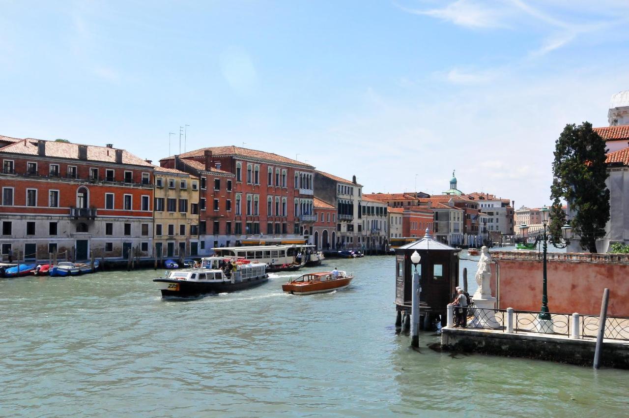 Smeraldo Grand Canal 1566c Venecia